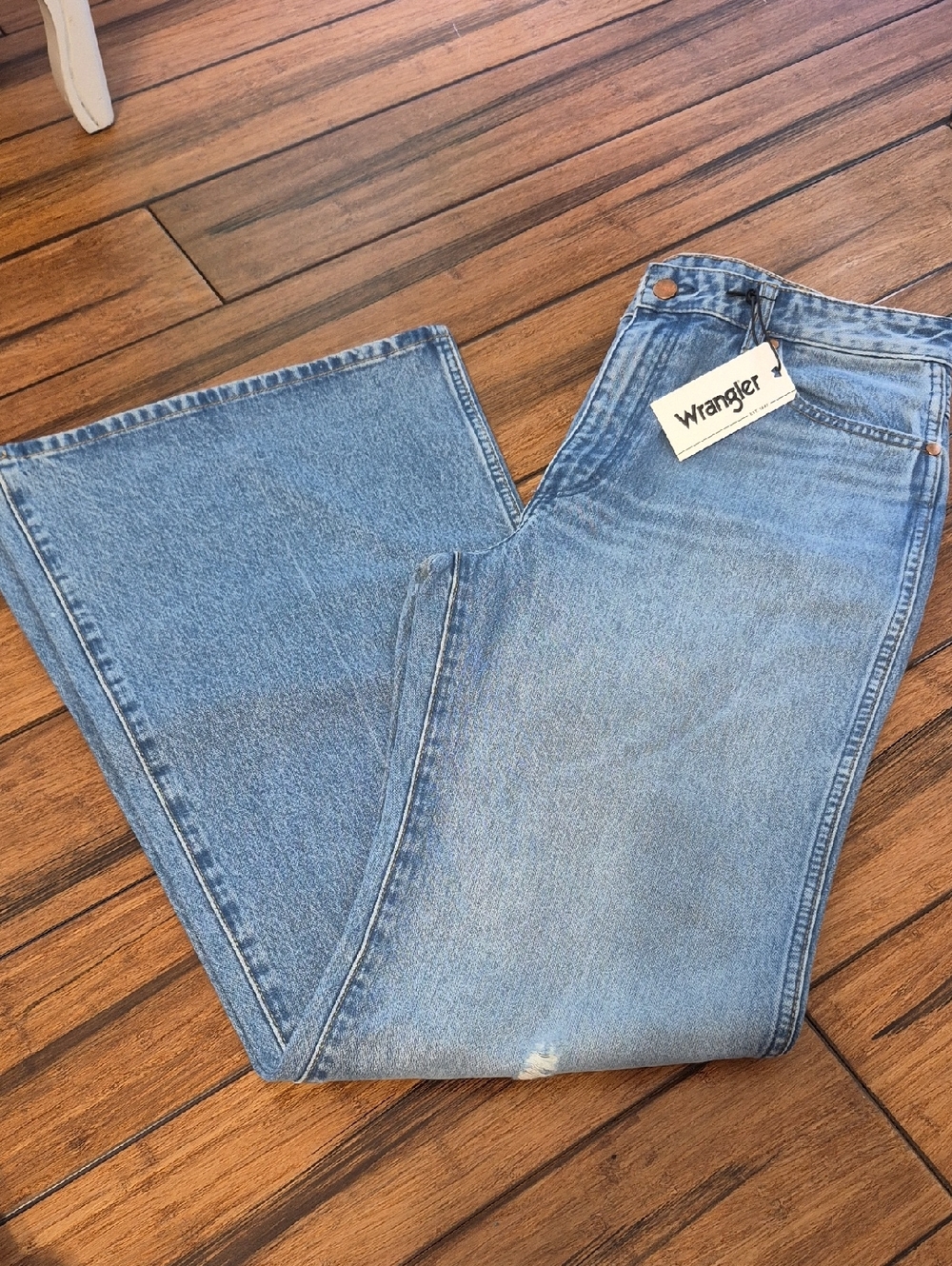 WRANGLER Wanderer 622 31x34 Women's High-Rise Flare Jean